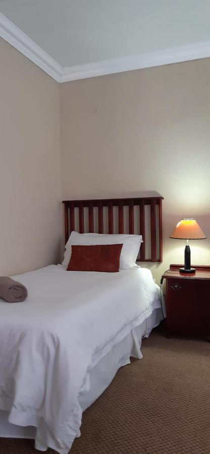The Historic Hogsback Inn Bagian luar foto