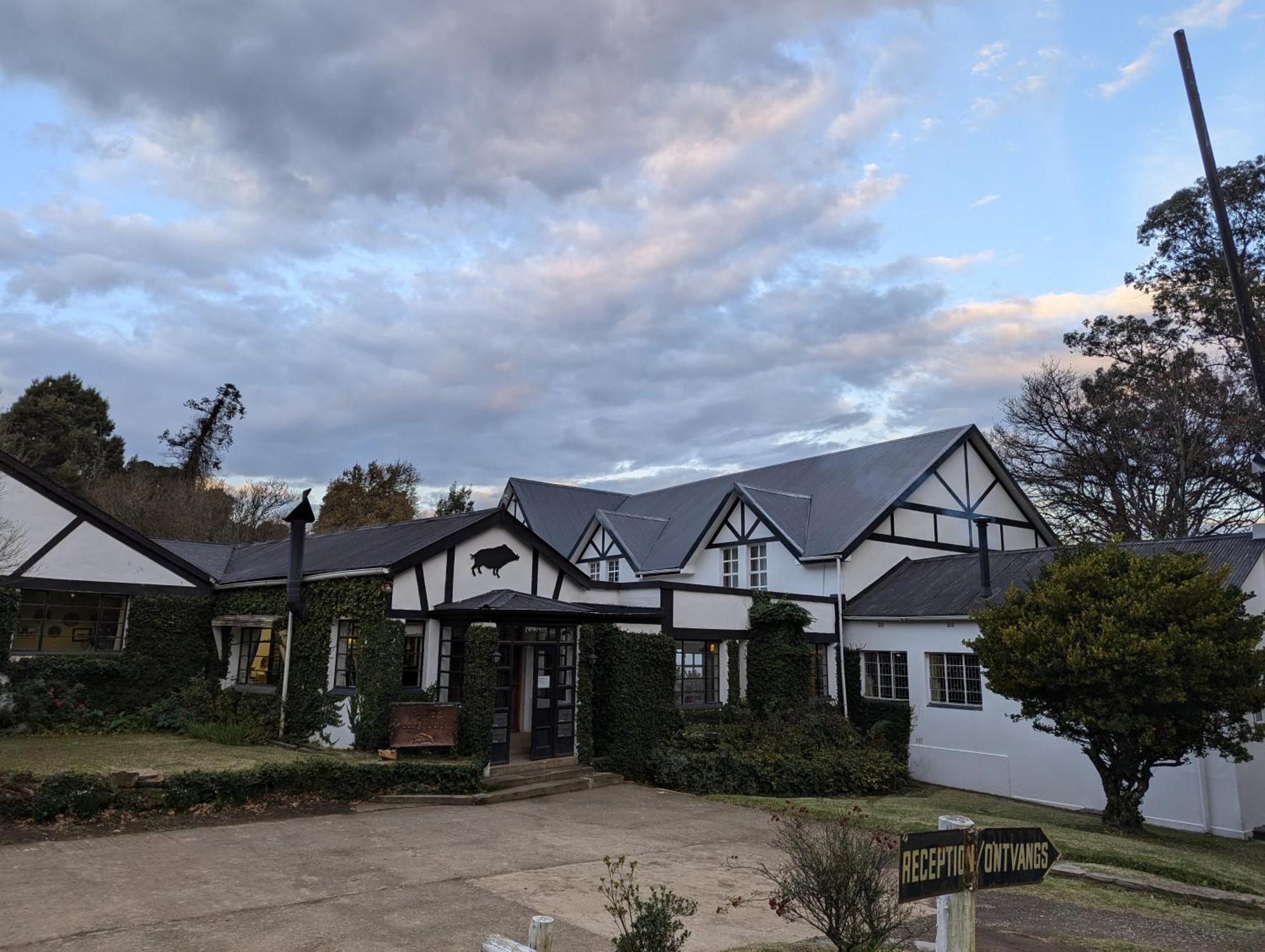 The Historic Hogsback Inn Bagian luar foto